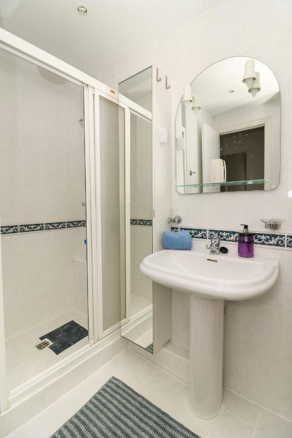 Family Apartment Walking Distance To The Sea And All Amenities Ситио-де-Калаонда Экстерьер фото