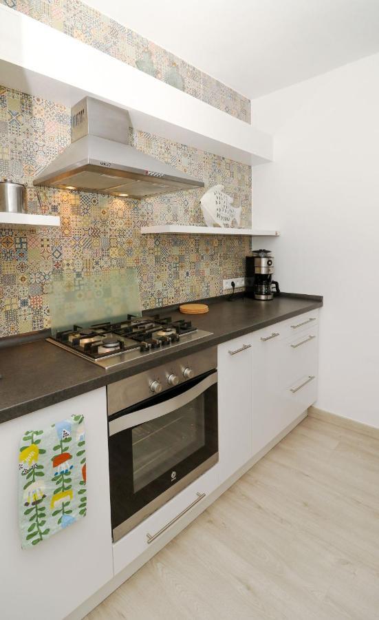 Family Apartment Walking Distance To The Sea And All Amenities Ситио-де-Калаонда Экстерьер фото